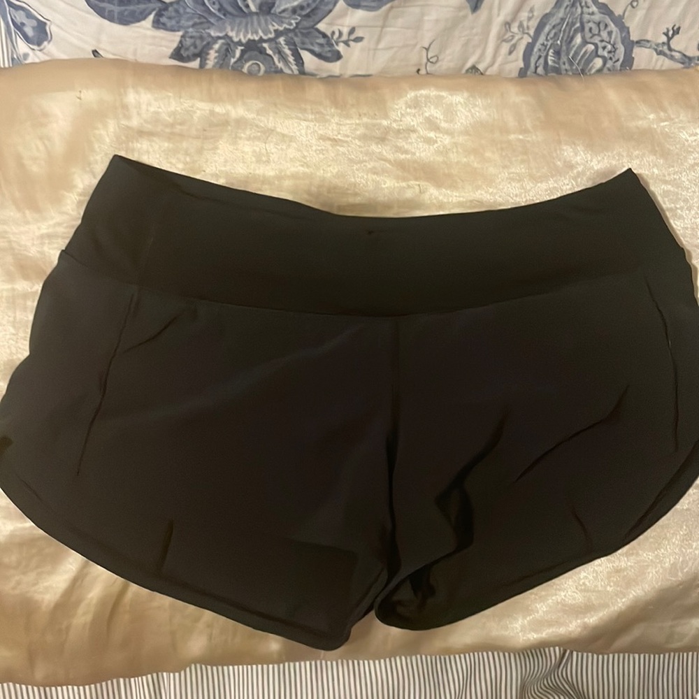 Lululemon shorts size 6
